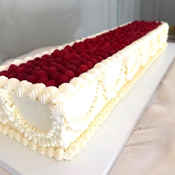 Корпоративный торт Малинка на заказ